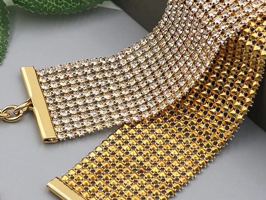 Quid facit crus Diamond Choker ad perfectum dicitur jewelry?