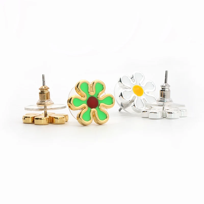 Aeris patella et enamel parva primula flos circulos