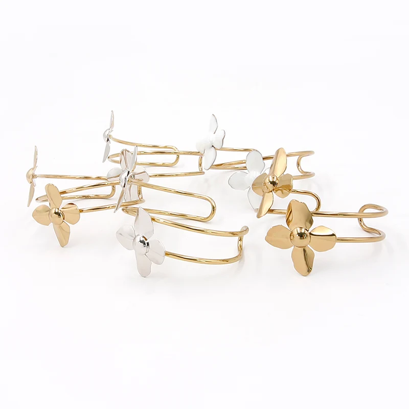 Fortuna quattuor-Leaf Trifolium Open Bracelet